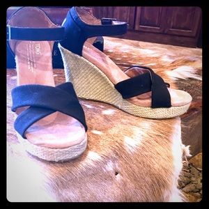 Black Tom Wedges